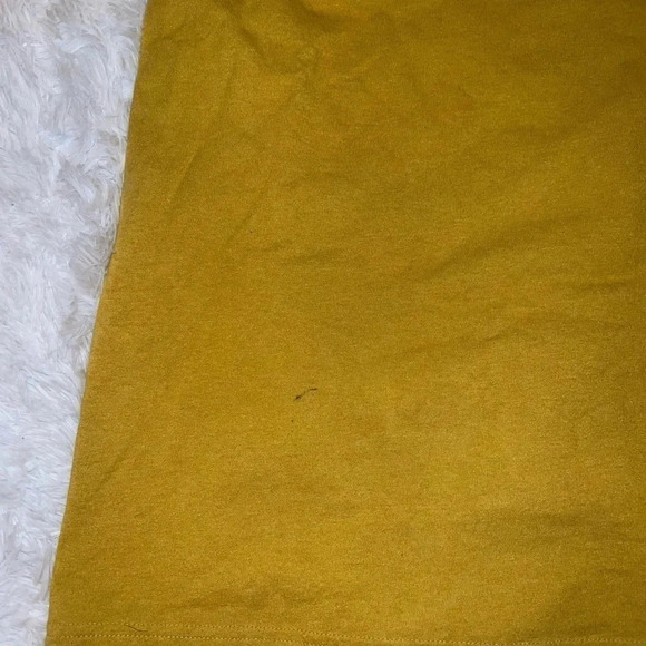 Mens Yellow Loose Fit Carhartt Pocket Tee size Medium Work Short - Picture 4 of 5